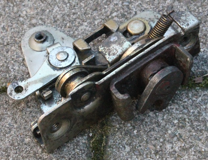 splitscreen-vw-t1-spijlbus-cabinedeur-slot_08