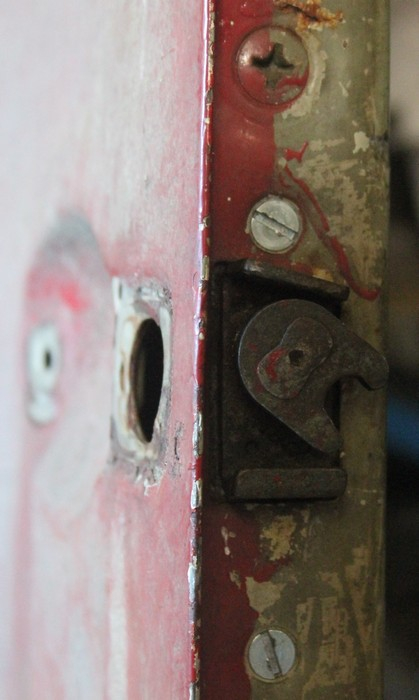 splitscreen-vw-t1-spijlbus-cabinedeur-slot_09